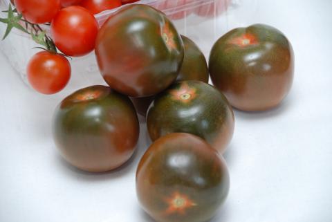 Черные помидоры Кумато